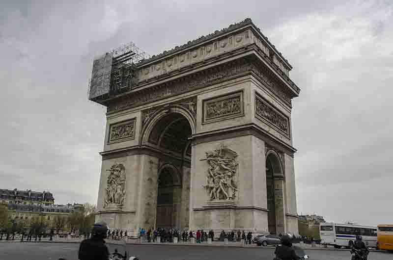 22 - Francia - Paris - Arco del Triunfo.jpg